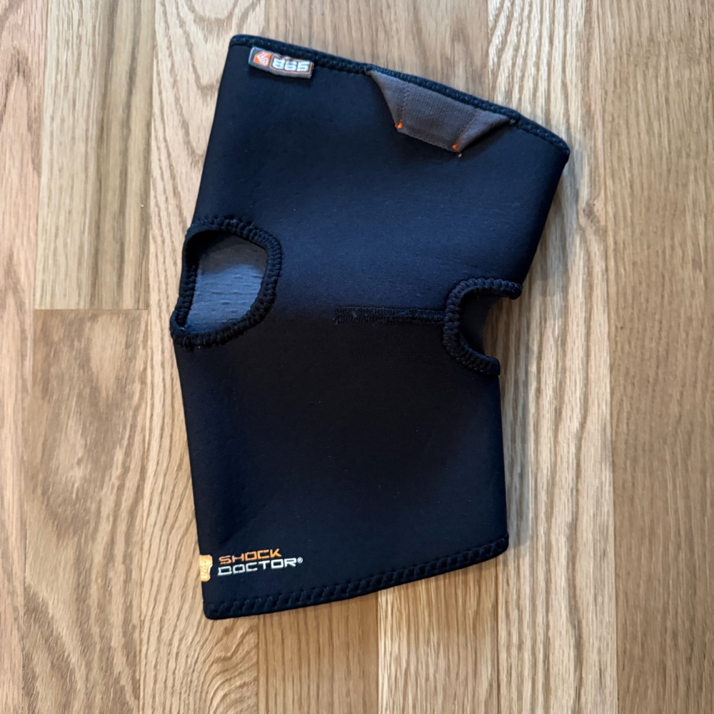 Shock Doctor 865 Knee Compression Sleeve with Open Patella